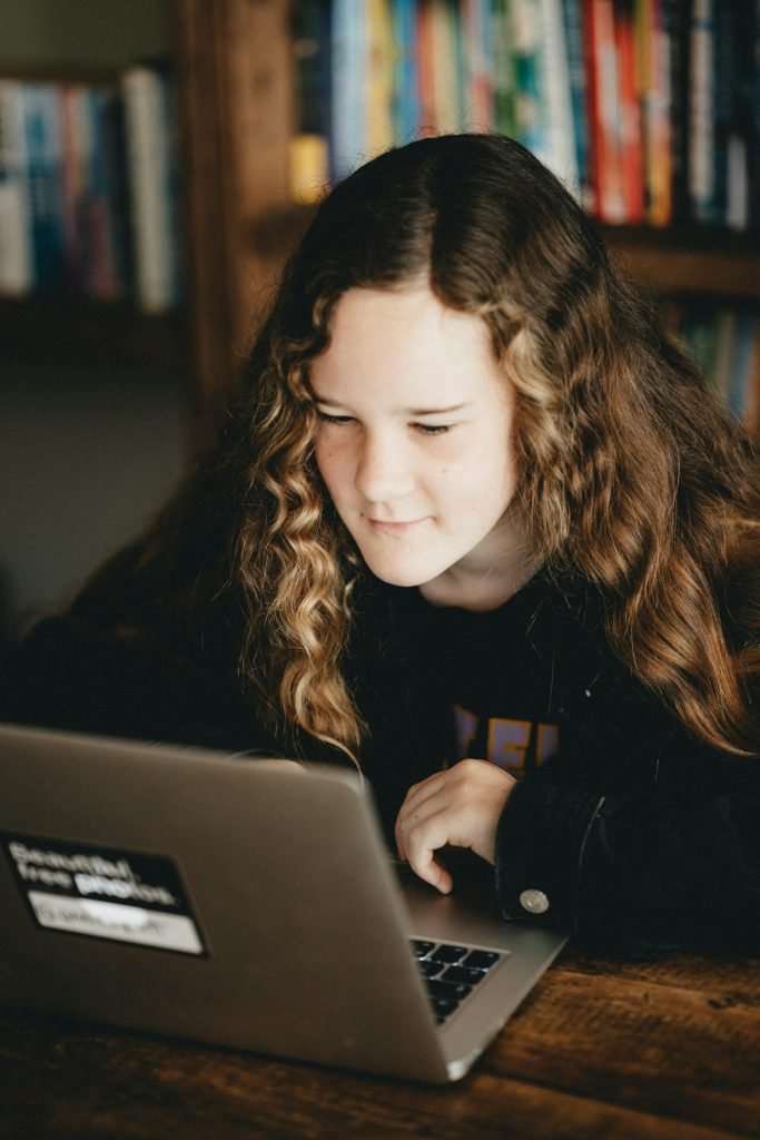 Teenager homeschooling online classes
